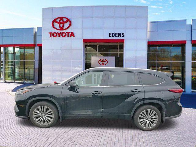 used 2022 Toyota Highlander car, priced at $40,990