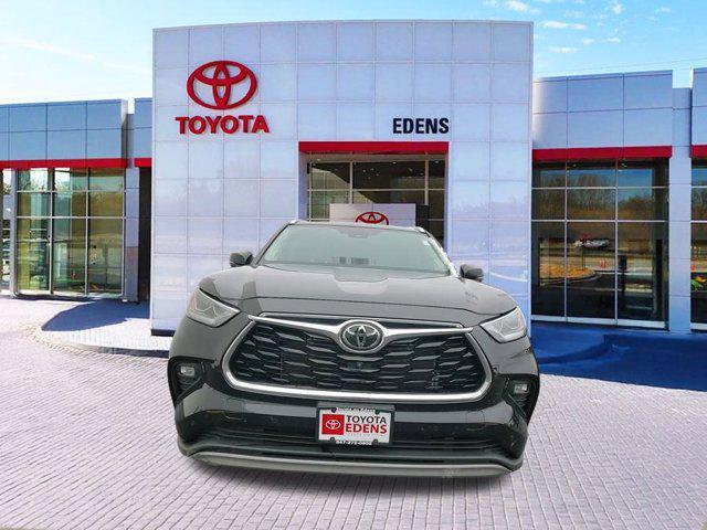 used 2022 Toyota Highlander car, priced at $40,990