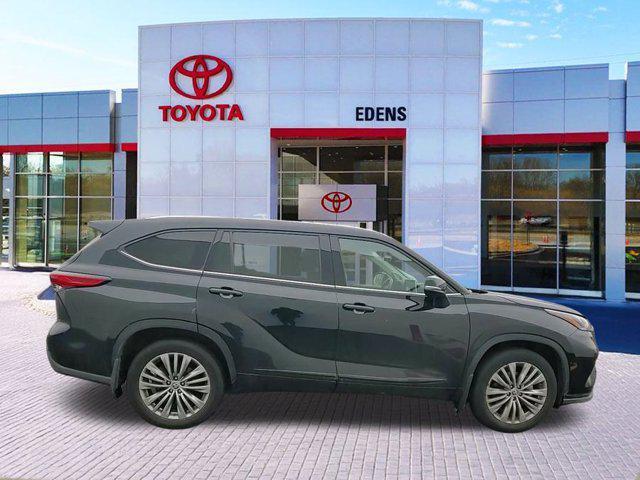 used 2022 Toyota Highlander car, priced at $40,990