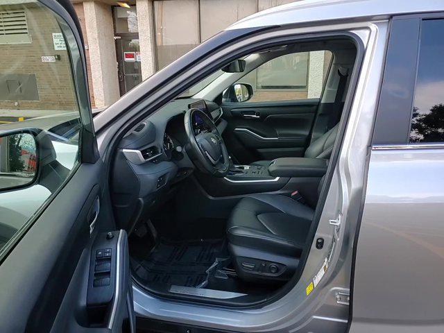 used 2024 Toyota Highlander car, priced at $39,490