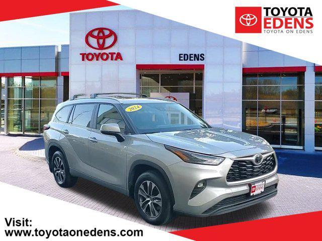 used 2024 Toyota Highlander car, priced at $39,490