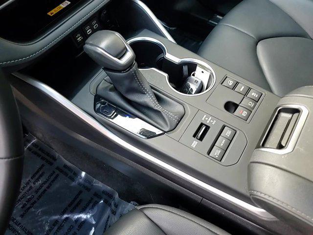 used 2024 Toyota Highlander car, priced at $39,490