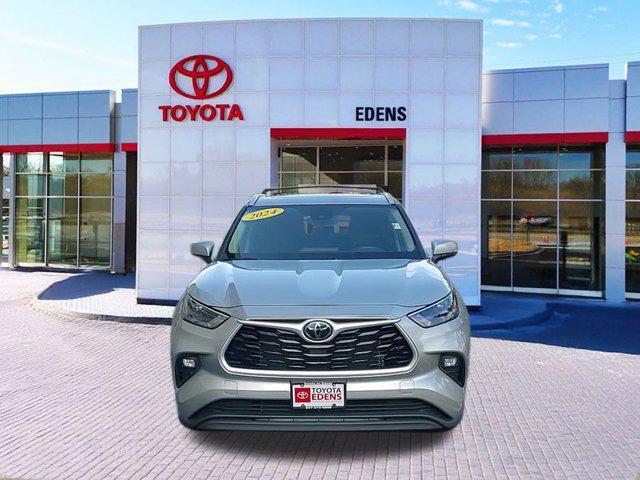 used 2024 Toyota Highlander car, priced at $39,490