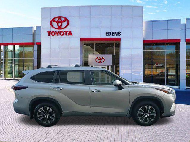 used 2024 Toyota Highlander car, priced at $39,490