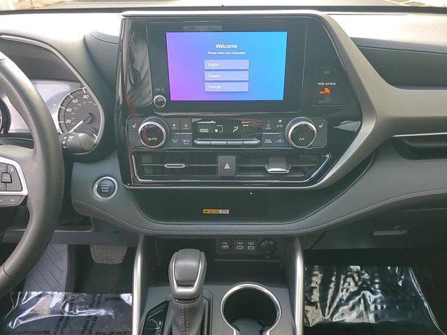 used 2024 Toyota Highlander car, priced at $39,490