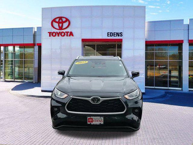 used 2023 Toyota Highlander car, priced at $39,990
