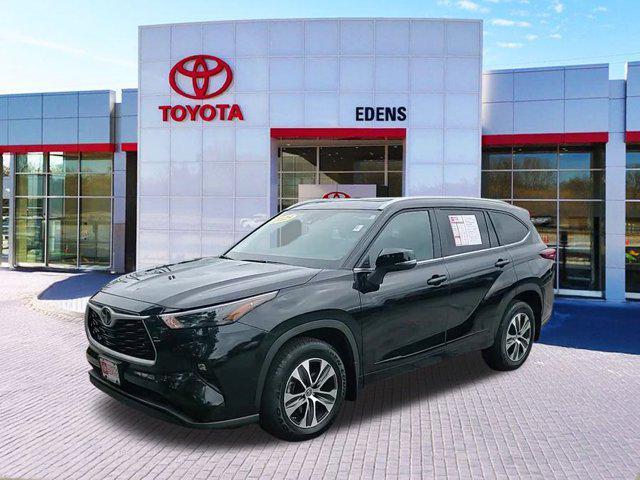 used 2023 Toyota Highlander car, priced at $39,990