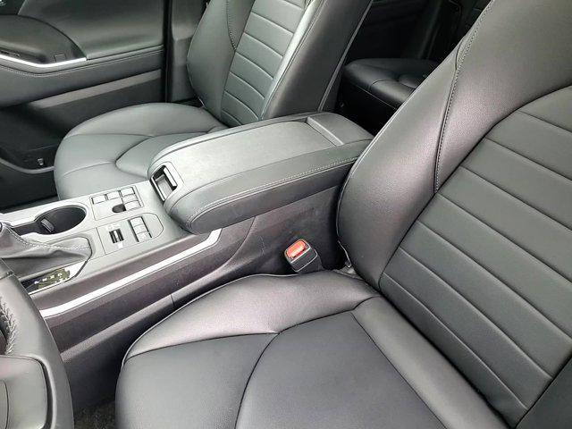 used 2023 Toyota Highlander car, priced at $39,990
