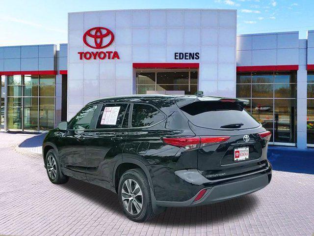 used 2023 Toyota Highlander car, priced at $39,990