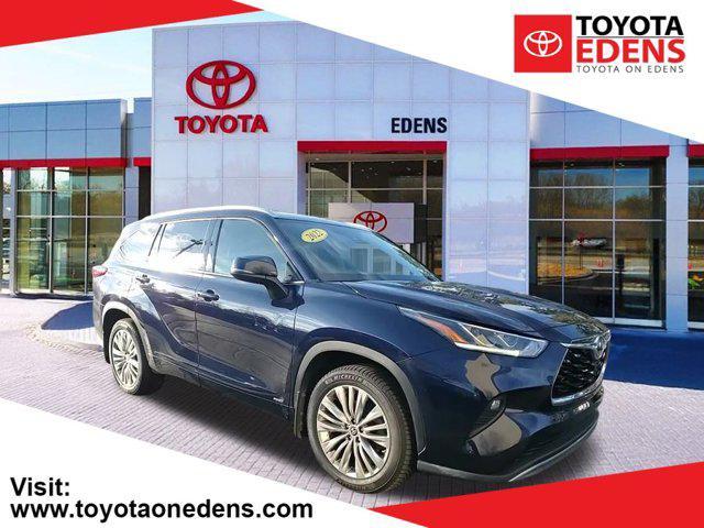 used 2022 Toyota Highlander Hybrid car, priced at $37,490