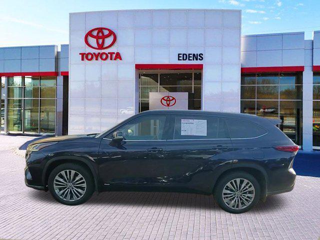 used 2022 Toyota Highlander Hybrid car, priced at $35,490