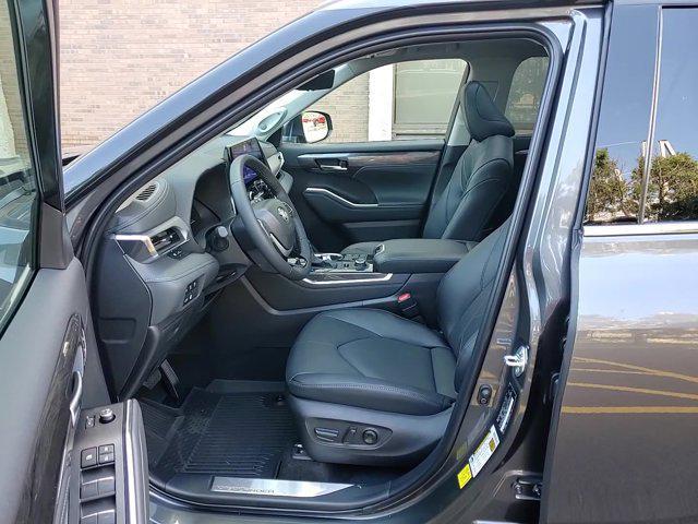 new 2025 Toyota Highlander car, priced at $57,350