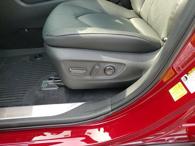 new 2025 Toyota Highlander car, priced at $57,281