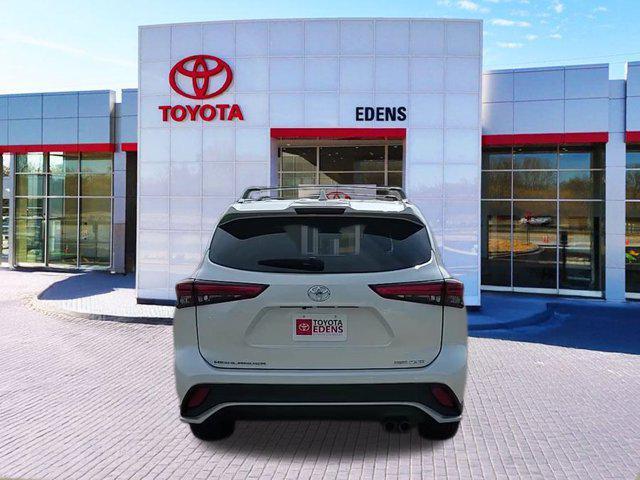 used 2023 Toyota Highlander car, priced at $37,490