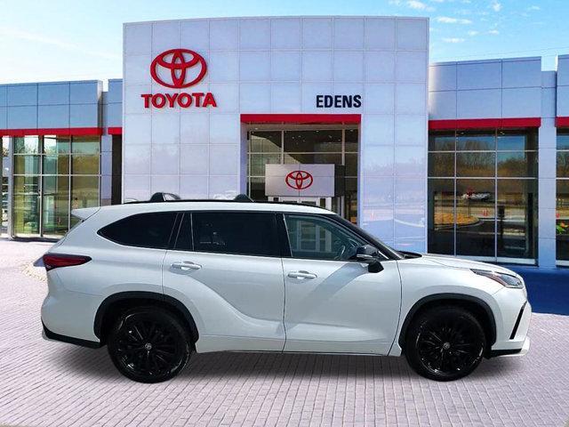 used 2023 Toyota Highlander car, priced at $37,490
