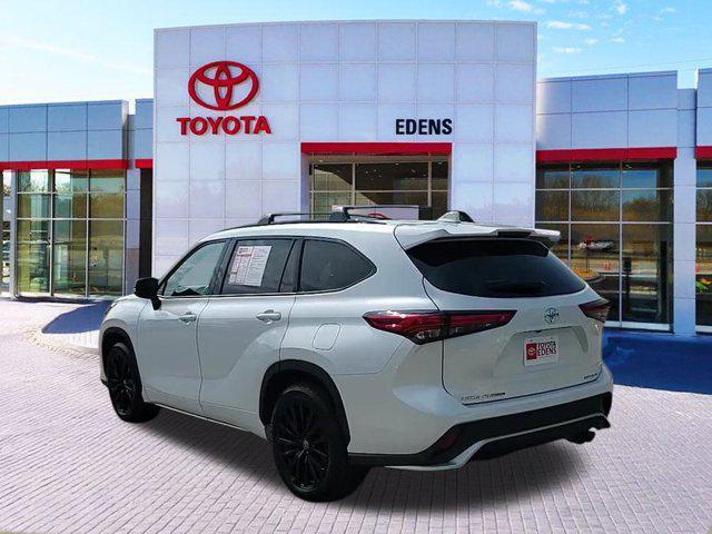 used 2023 Toyota Highlander car, priced at $37,490