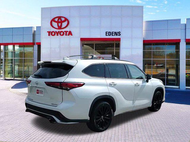 used 2023 Toyota Highlander car, priced at $37,490