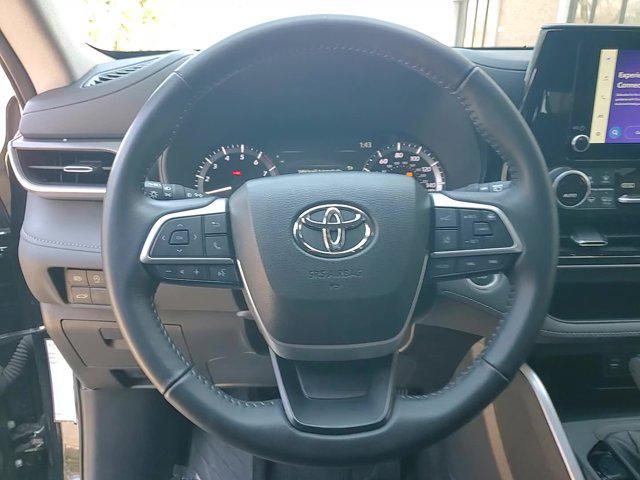 used 2024 Toyota Highlander car, priced at $38,990