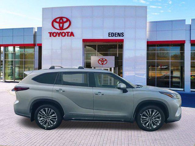 new 2025 Toyota Highlander Hybrid car, priced at $58,905