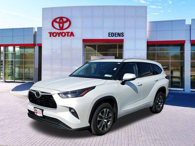 used 2022 Toyota Highlander car, priced at $37,490