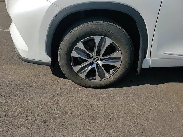 used 2022 Toyota Highlander car, priced at $37,490