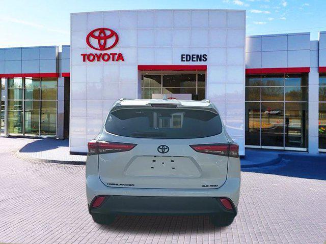 used 2022 Toyota Highlander car, priced at $37,490