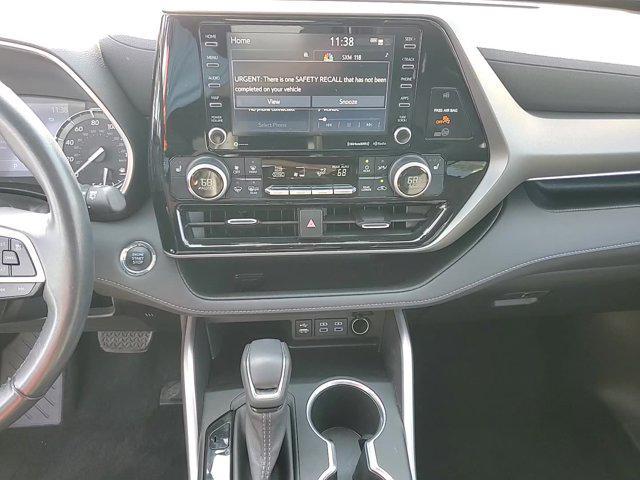 used 2022 Toyota Highlander car, priced at $37,490