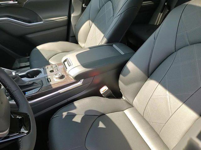 new 2025 Toyota Highlander car, priced at $57,595