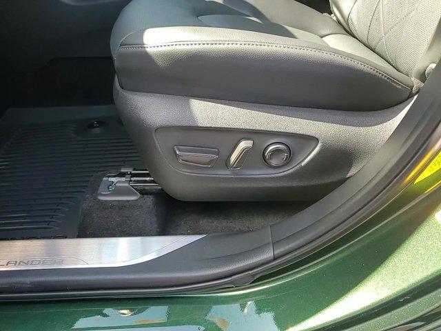 new 2025 Toyota Highlander car, priced at $57,595