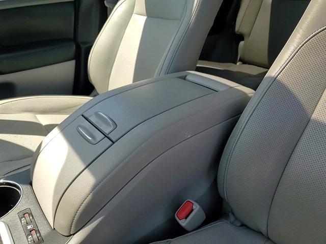 used 2019 Toyota Highlander car, priced at $27,490