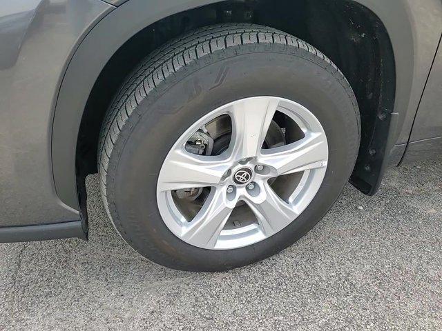 used 2024 Toyota Highlander car, priced at $42,990