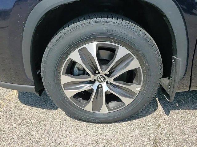 used 2023 Toyota Highlander car, priced at $37,990