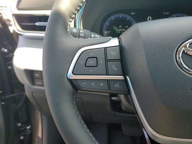 new 2025 Toyota Highlander car, priced at $55,956