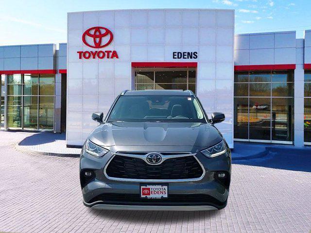 new 2025 Toyota Highlander car, priced at $55,956