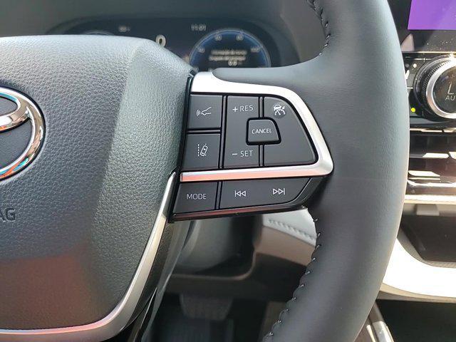 new 2025 Toyota Highlander car, priced at $55,956