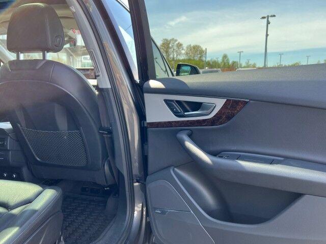 used 2019 Audi Q7 car, priced at $24,875
