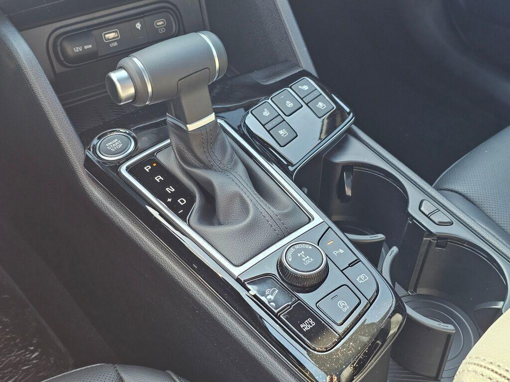 new 2025 Kia Sportage car, priced at $40,275