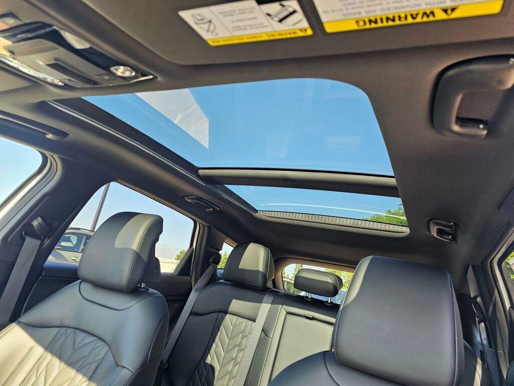 new 2025 Kia Sportage car, priced at $40,275