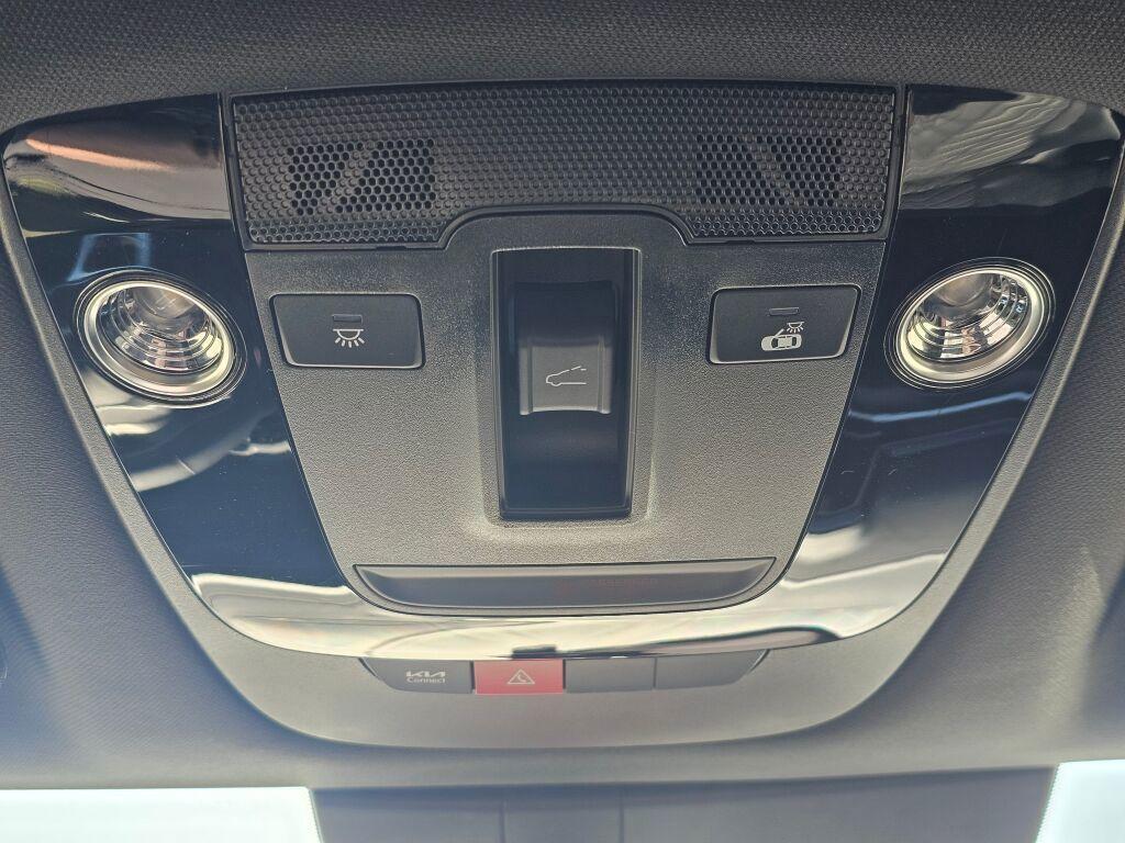 new 2025 Kia Sportage car, priced at $40,275