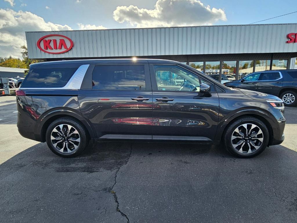 used 2024 Kia Carnival car, priced at $36,999