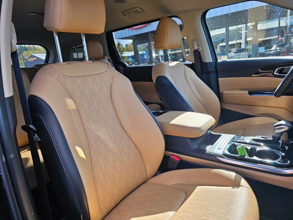 used 2024 Kia Carnival car, priced at $36,999