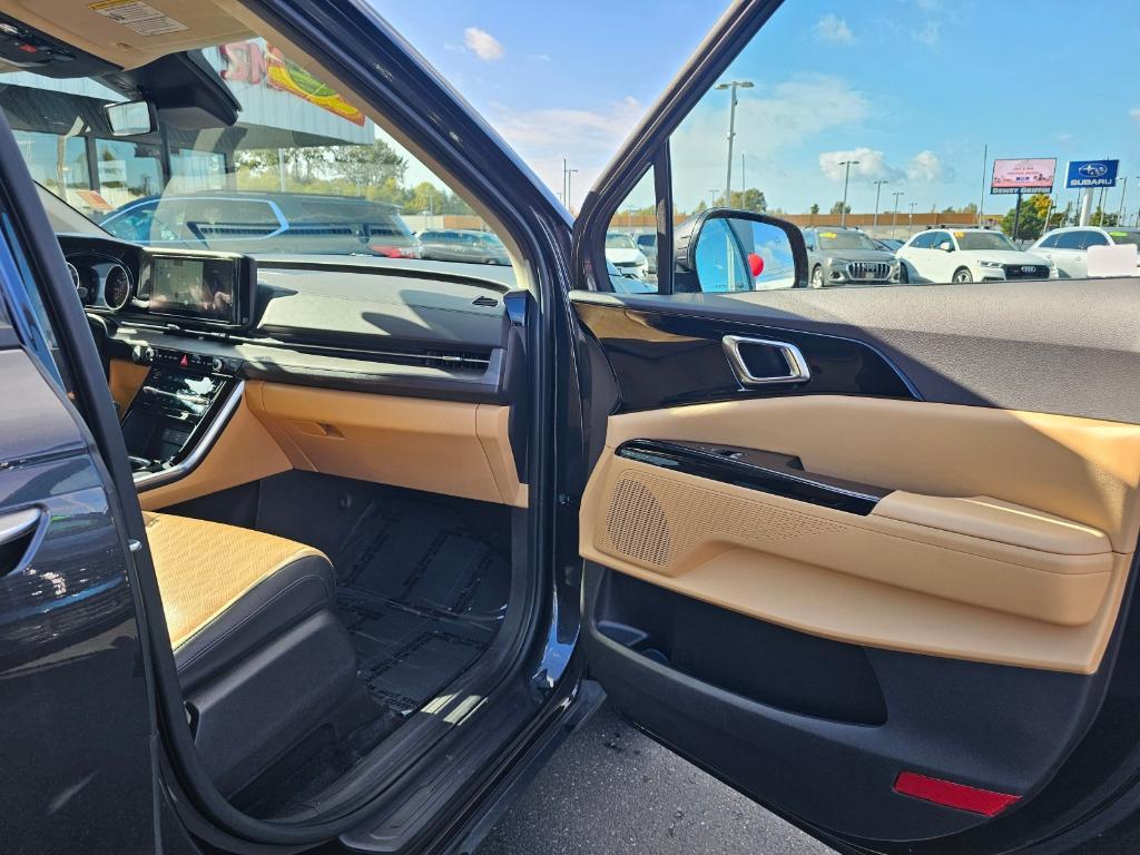 used 2024 Kia Carnival car, priced at $36,999