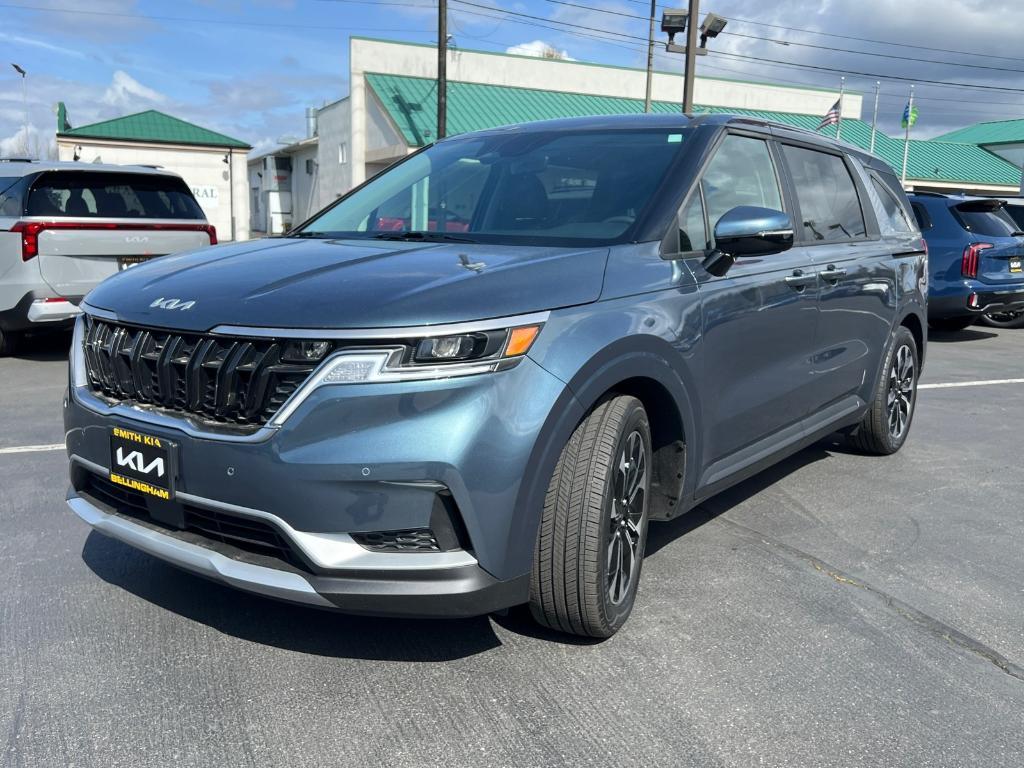 used 2024 Kia Carnival car, priced at $39,689