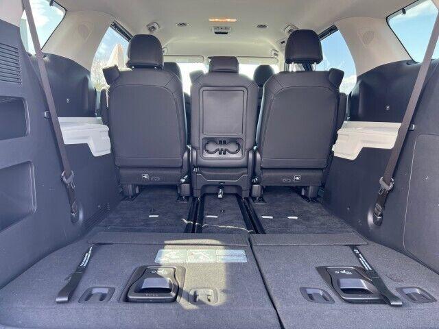 used 2024 Kia Carnival car, priced at $37,969
