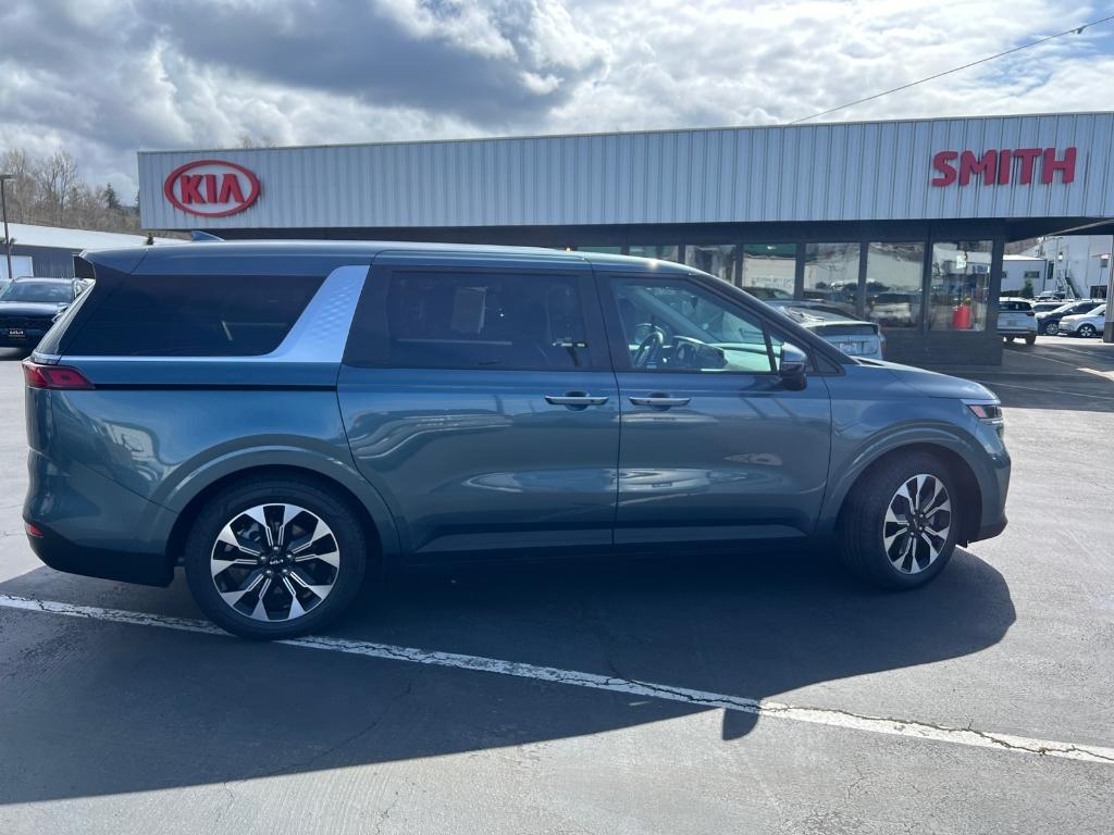 used 2024 Kia Carnival car, priced at $39,689