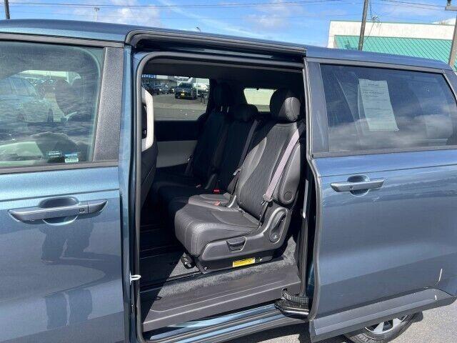 used 2024 Kia Carnival car, priced at $37,969