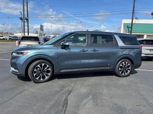 used 2024 Kia Carnival car, priced at $37,969