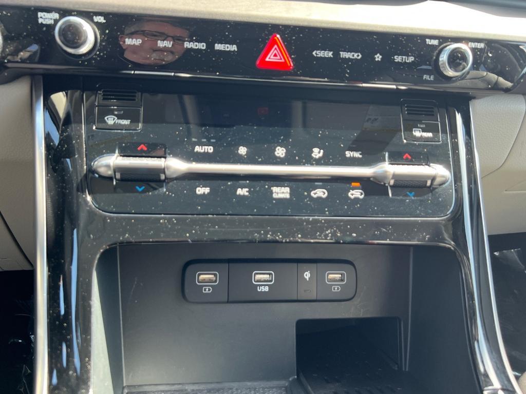 used 2024 Kia Carnival car, priced at $39,689