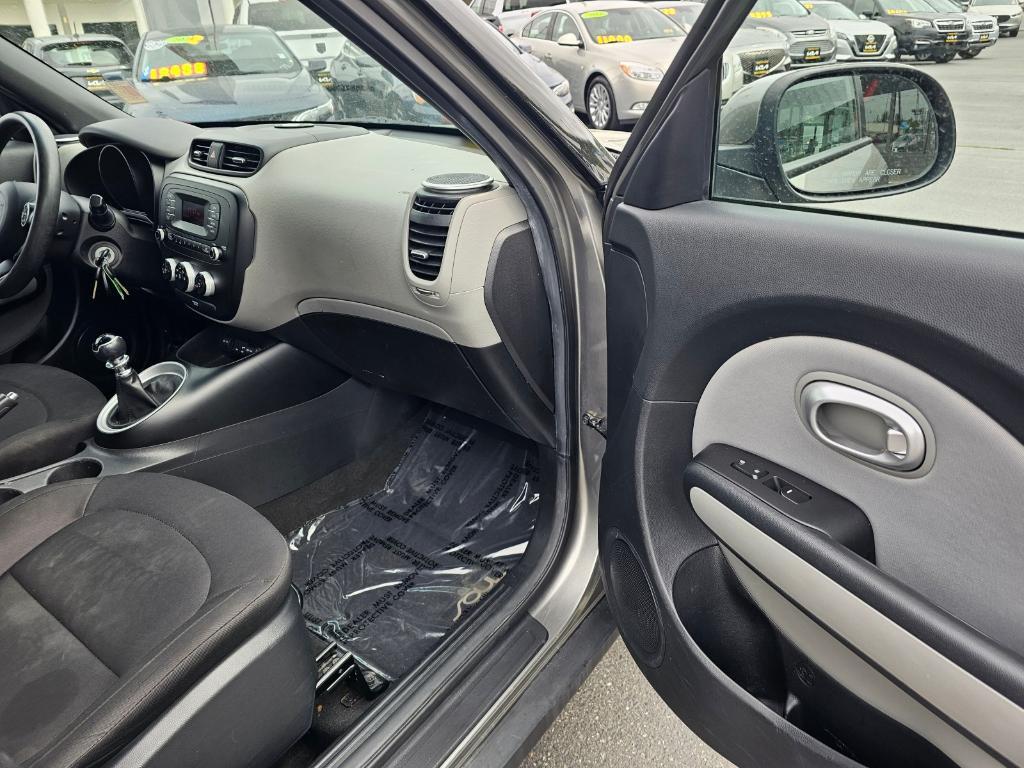 used 2015 Kia Soul car, priced at $5,999