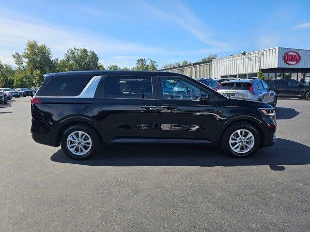 used 2023 Kia Carnival car, priced at $33,880